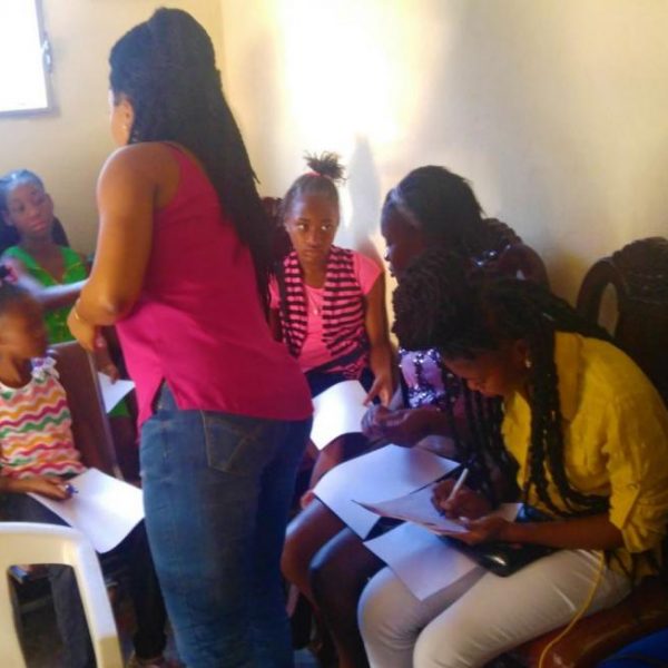 Atelier pour filles Femmes en Emploi en Haïti